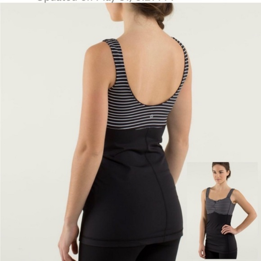 Lululemon Womens Aria Tank Top II Sz 8 Stripe Luxtreme‎ Black White Gym Yoga